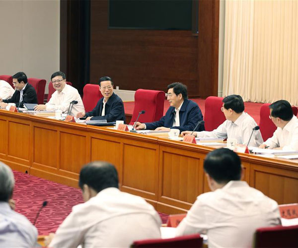 张高丽出席京津冀及周边地区大气污染防治协作小组第六次会议